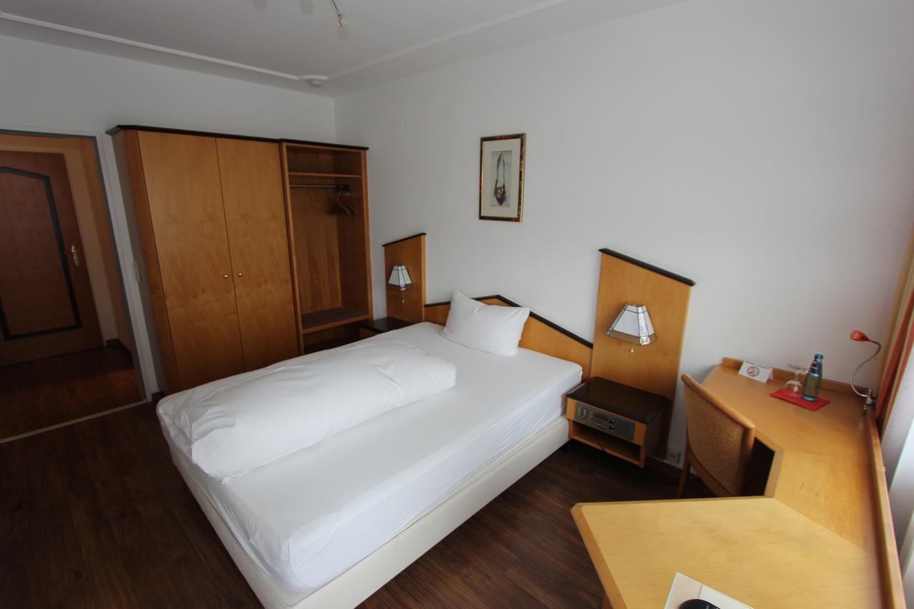 Gaestehaus Am Kurpark Villingen-Schwenningen Buitenkant foto